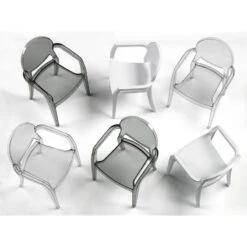 Chaise Igloo Design Avec Accoudoirs Par SCAB Design -Magasin À Domicile chaise igloo design avec accoudoirs par scab design 3
