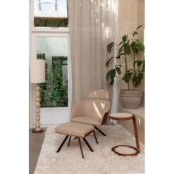 Fauteuil Lounge Rétro Frie Bois Et Simili Cuir | Zuiver -Magasin À Domicile fauteuil lounge retro frie bois et simili cuir zuiver 1