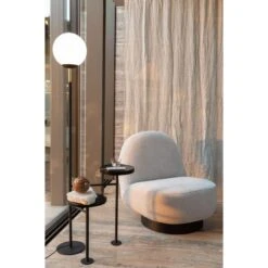 Lampadaire ORION Avec Tablette Et Chargeur - Zuiver 14 Lampadaire ORION Avec Tablette Et Chargeur - Zuiver -Magasin À Domicile lampadaire orion tablette et chargeur zuiver 2